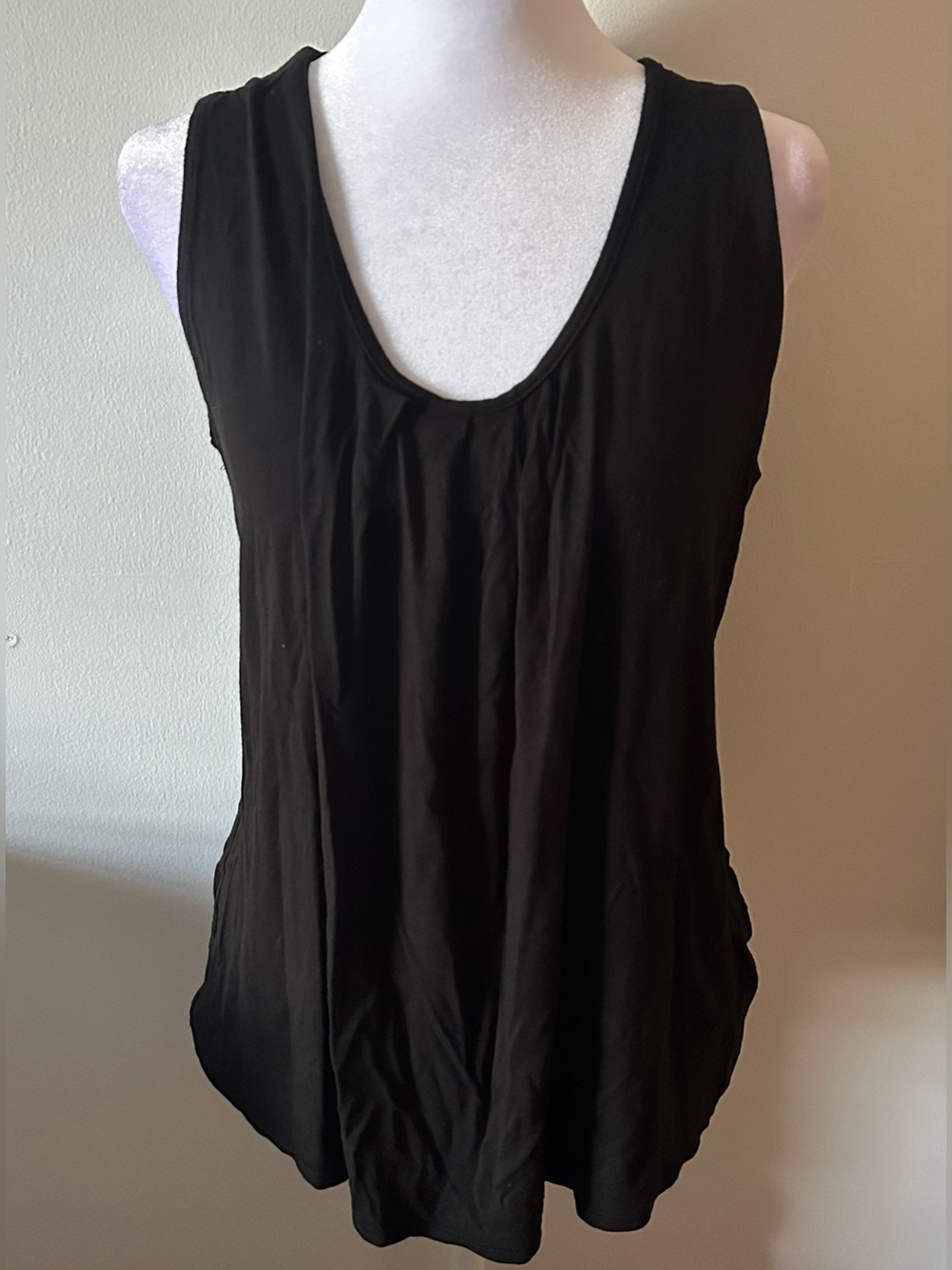 Women’s Gothic Flowy Essential Stylish Everyday Black Tank Top - Picture 2 of 3